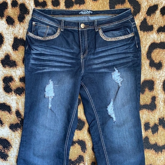 Embellished Pocket Dark Wash Distressed Denim Jeans women 18 - Picture 7 of 13